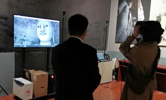 “塞上皇冠 巍巍云冈”展厅的洞窟VR体验